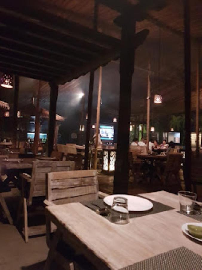 Hotel Sai Saya,Насик Экстерьер фото